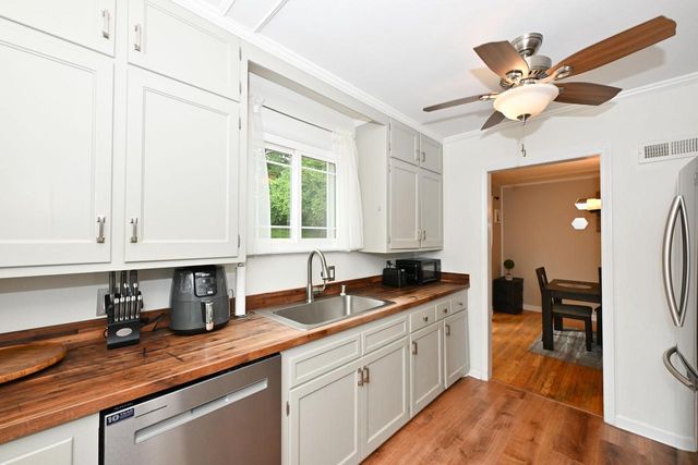 10518 W Spring Green ROAD, Greenfield, WI 53228