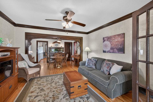 953 Hall Avenue, West Saint Paul, MN 55118