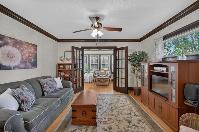 953 Hall Avenue, West Saint Paul, MN 55118