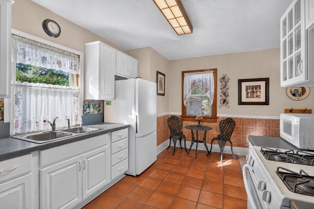 953 Hall Avenue, West Saint Paul, MN 55118