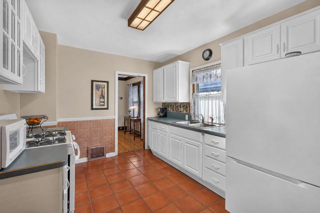953 Hall Avenue, West Saint Paul, MN 55118
