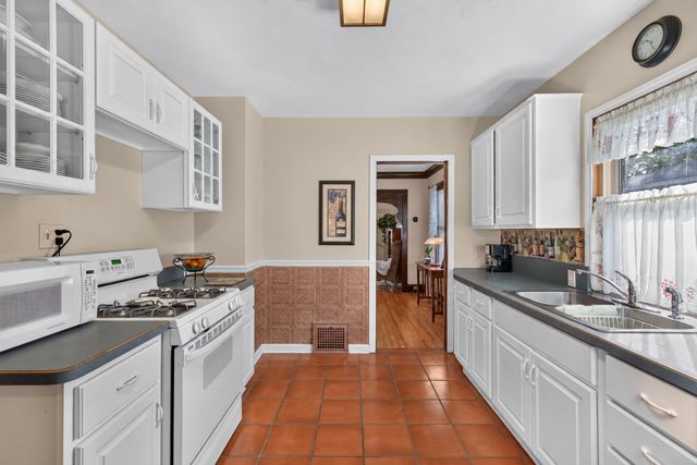 953 Hall Avenue, West Saint Paul, MN 55118