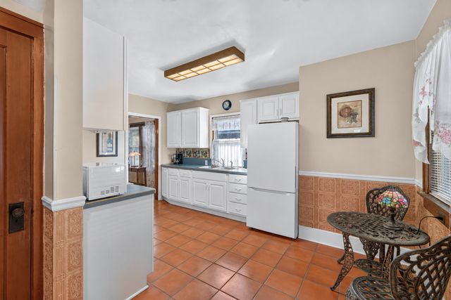 953 Hall Avenue, West Saint Paul, MN 55118