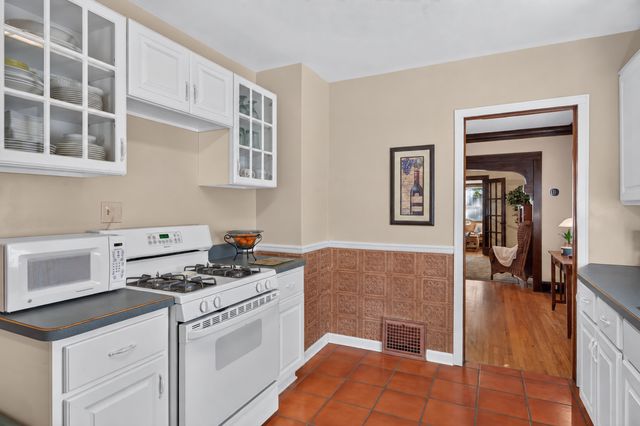 953 Hall Avenue, West Saint Paul, MN 55118