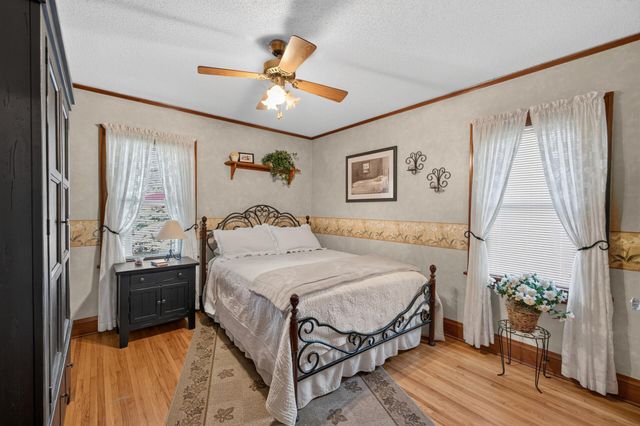 953 Hall Avenue, West Saint Paul, MN 55118