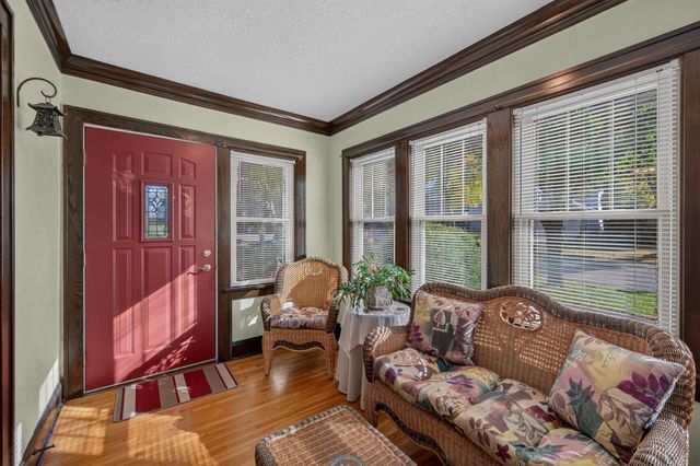 953 Hall Avenue, West Saint Paul, MN 55118