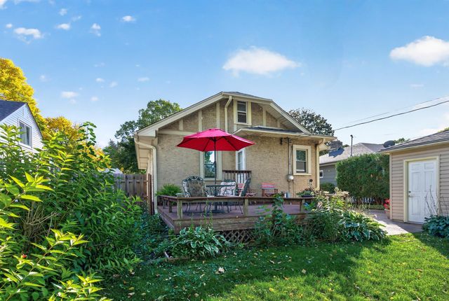 953 Hall Avenue, West Saint Paul, MN 55118