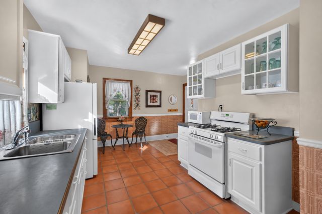 953 Hall Avenue, West Saint Paul, MN 55118