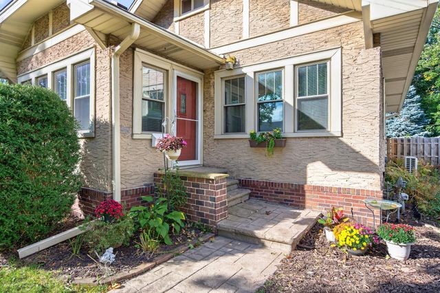 953 Hall Avenue, West Saint Paul, MN 55118