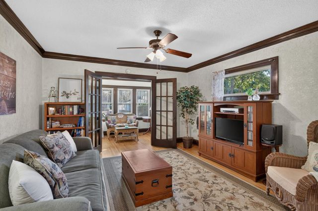953 Hall Avenue, West Saint Paul, MN 55118