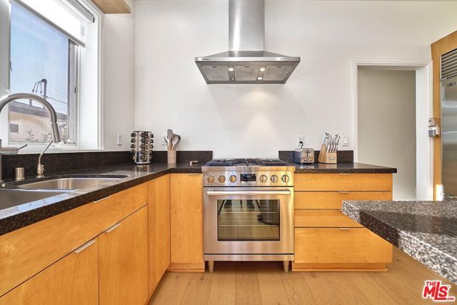 749 S Citrus Avenue, Los Angeles, CA 90036