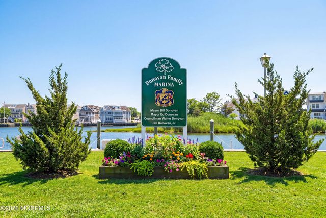 384 Pine Avenue, Manasquan, NJ 08736