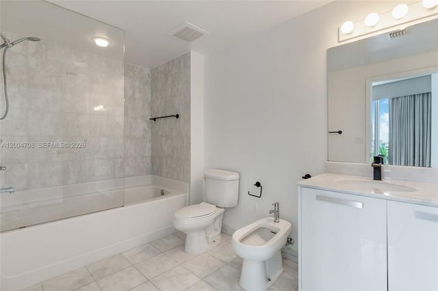 601 NE 36th St 801, Miami, FL 33137