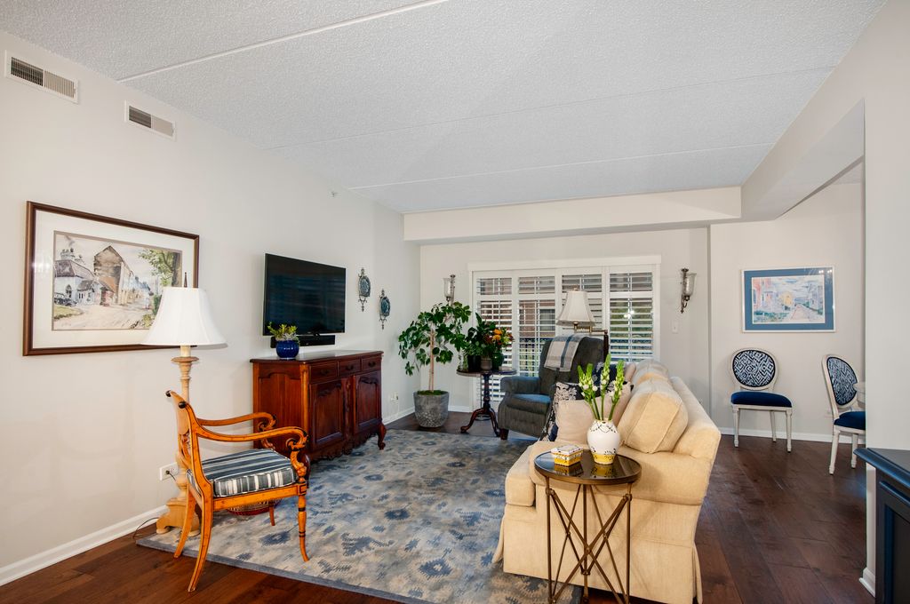 420 W Burlington Avenue 207, La Grange, IL 60525 — photo 3