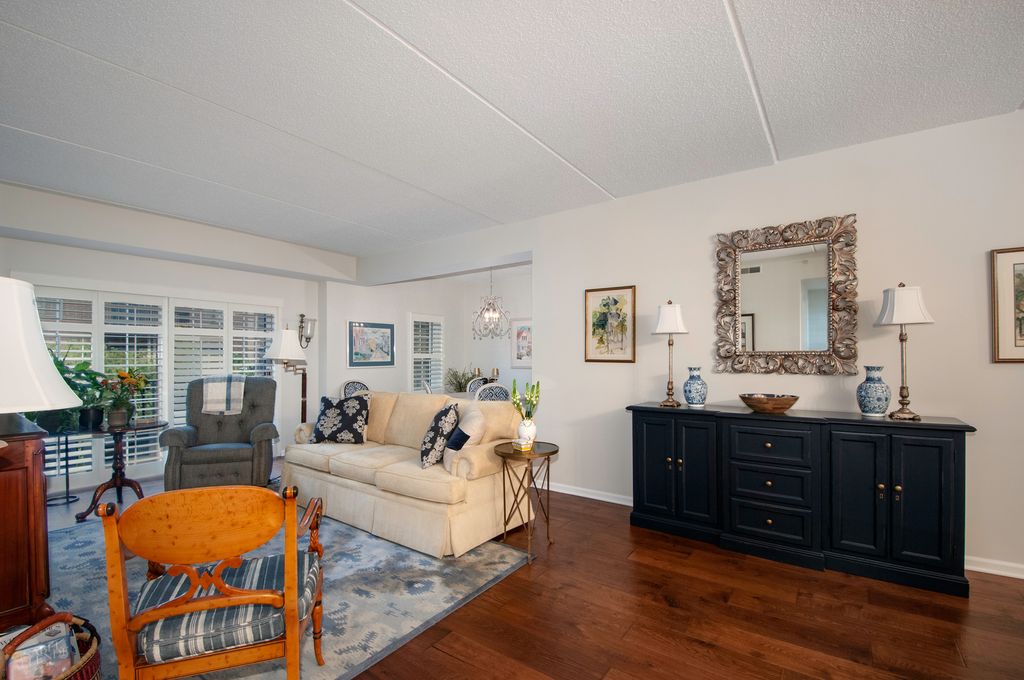 420 W Burlington Avenue 207, La Grange, IL 60525 — photo 5