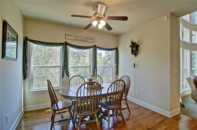 503 Lakeview Court, Woodstock, GA 30188