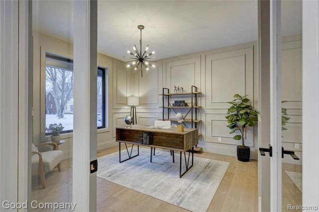 2533 N Vermont Avenue, Royal Oak, MI 48073