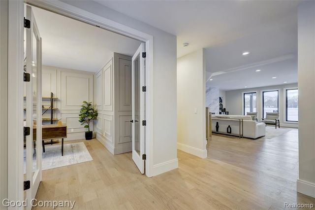 2533 N Vermont Avenue, Royal Oak, MI 48073