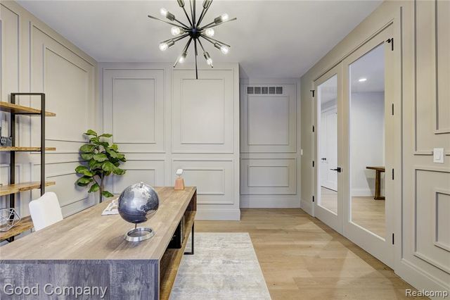 2533 N Vermont Avenue, Royal Oak, MI 48073