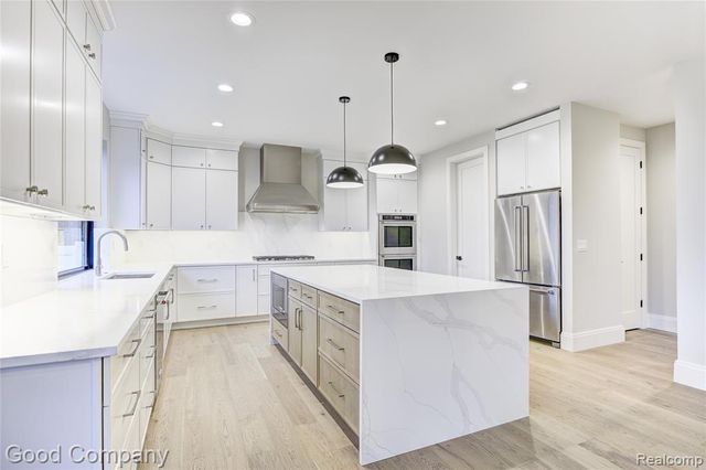 2533 N Vermont Avenue, Royal Oak, MI 48073