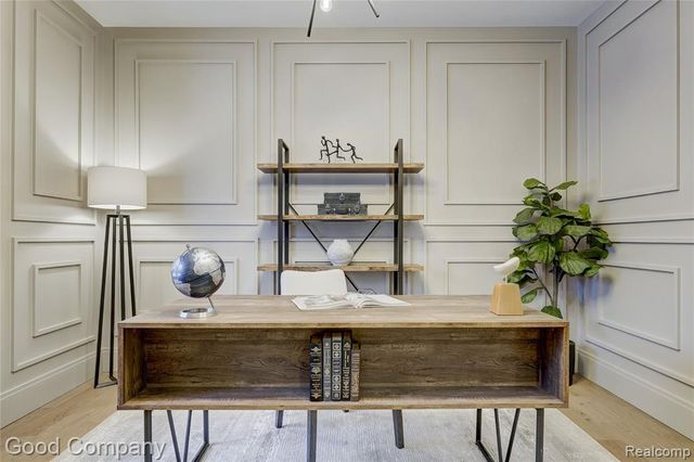 2533 N Vermont Avenue, Royal Oak, MI 48073