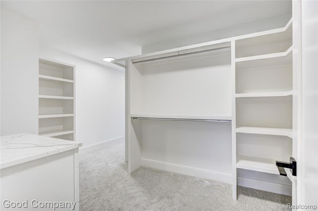 2533 N Vermont Avenue, Royal Oak, MI 48073