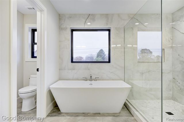 2533 N Vermont Avenue, Royal Oak, MI 48073