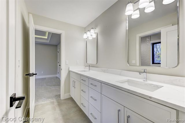 2533 N Vermont Avenue, Royal Oak, MI 48073