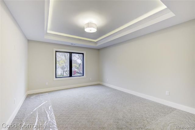 2533 N Vermont Avenue, Royal Oak, MI 48073