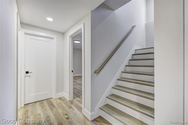 2533 N Vermont Avenue, Royal Oak, MI 48073