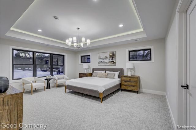 2533 N Vermont Avenue, Royal Oak, MI 48073