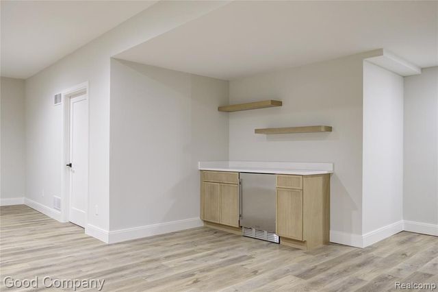 2533 N Vermont Avenue, Royal Oak, MI 48073