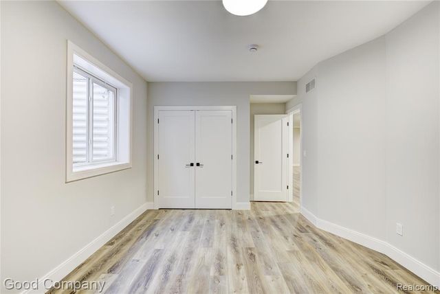 2533 N Vermont Avenue, Royal Oak, MI 48073