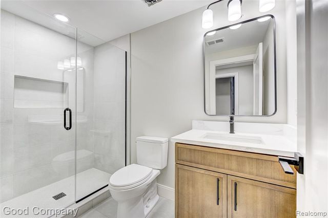 2533 N Vermont Avenue, Royal Oak, MI 48073