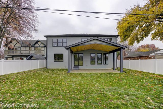 2533 N Vermont Avenue, Royal Oak, MI 48073