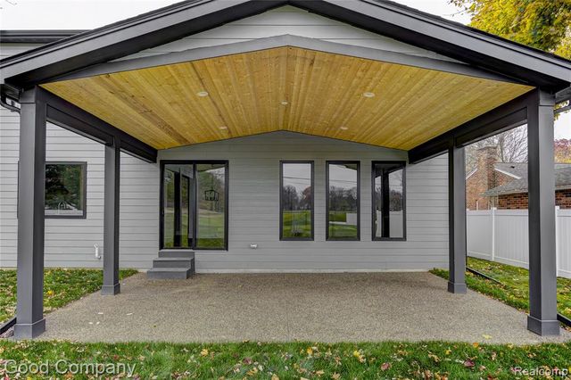 2533 N Vermont Avenue, Royal Oak, MI 48073