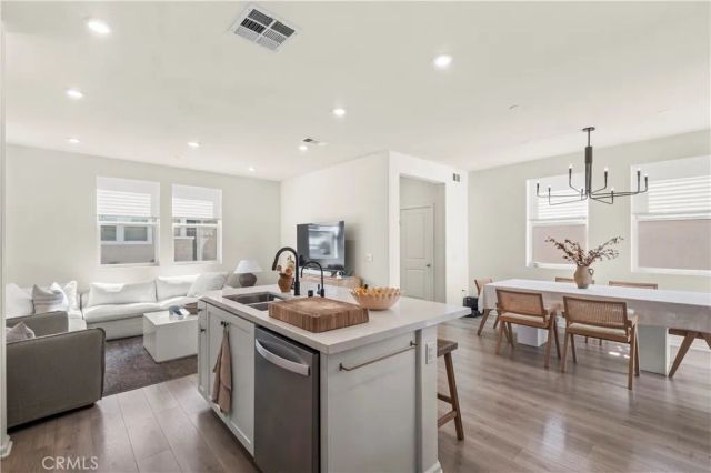 260 Summerville LN, Palmdale, CA 93551