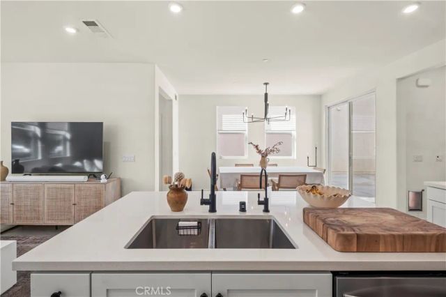 260 Summerville LN, Palmdale, CA 93551