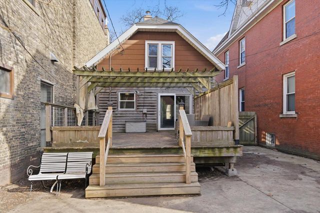 1941 N Bartlett STREET, Milwaukee, WI 53202