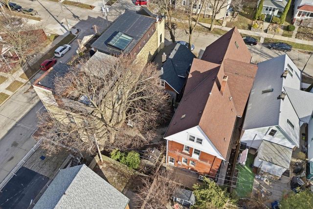 1941 N Bartlett STREET, Milwaukee, WI 53202