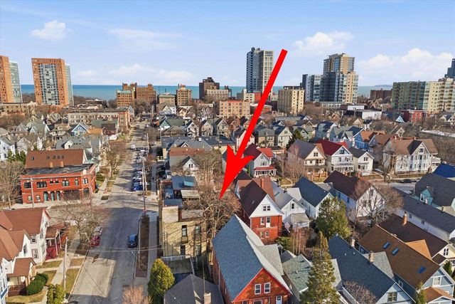 1941 N Bartlett STREET, Milwaukee, WI 53202