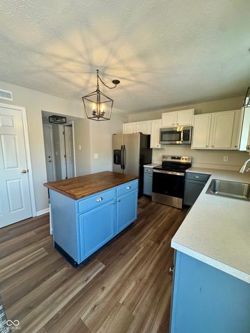 1068 Berrywood Drive, Greenwood, IN 46143