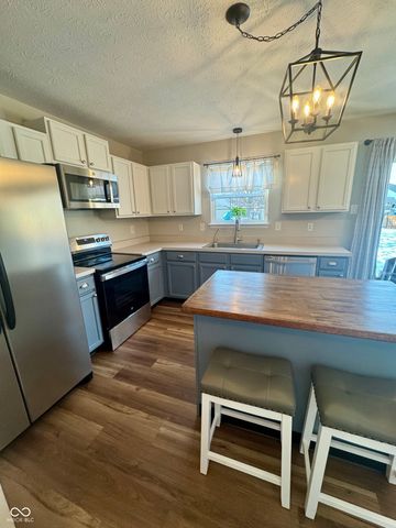 1068 Berrywood Drive, Greenwood, IN 46143