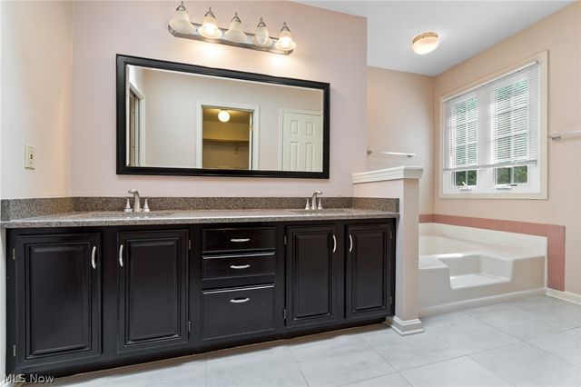 5825 Nicholson Drive, Hudson, OH 44236