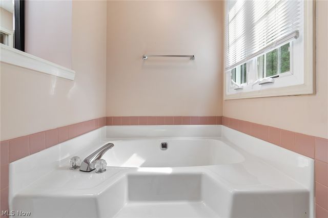 5825 Nicholson Drive, Hudson, OH 44236