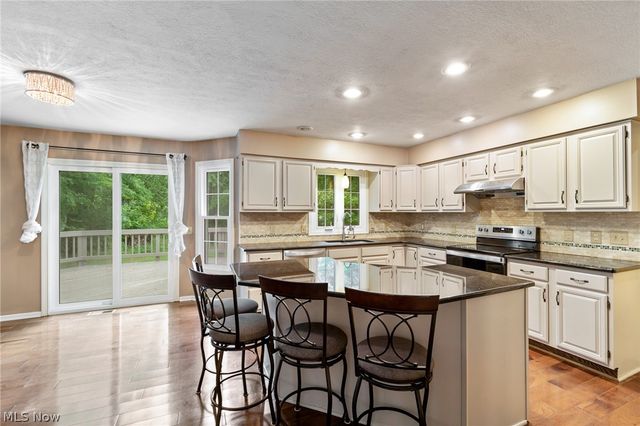 5825 Nicholson Drive, Hudson, OH 44236