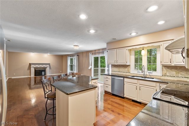 5825 Nicholson Drive, Hudson, OH 44236
