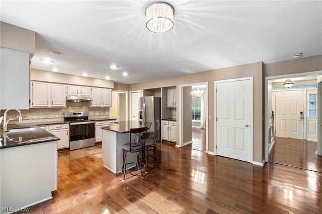 5825 Nicholson Drive, Hudson, OH 44236