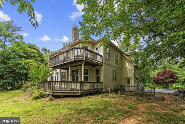 17951 STONELEIGH DR, Round Hill, VA 20141