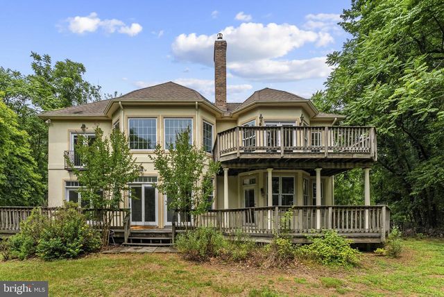 17951 STONELEIGH DR, Round Hill, VA 20141